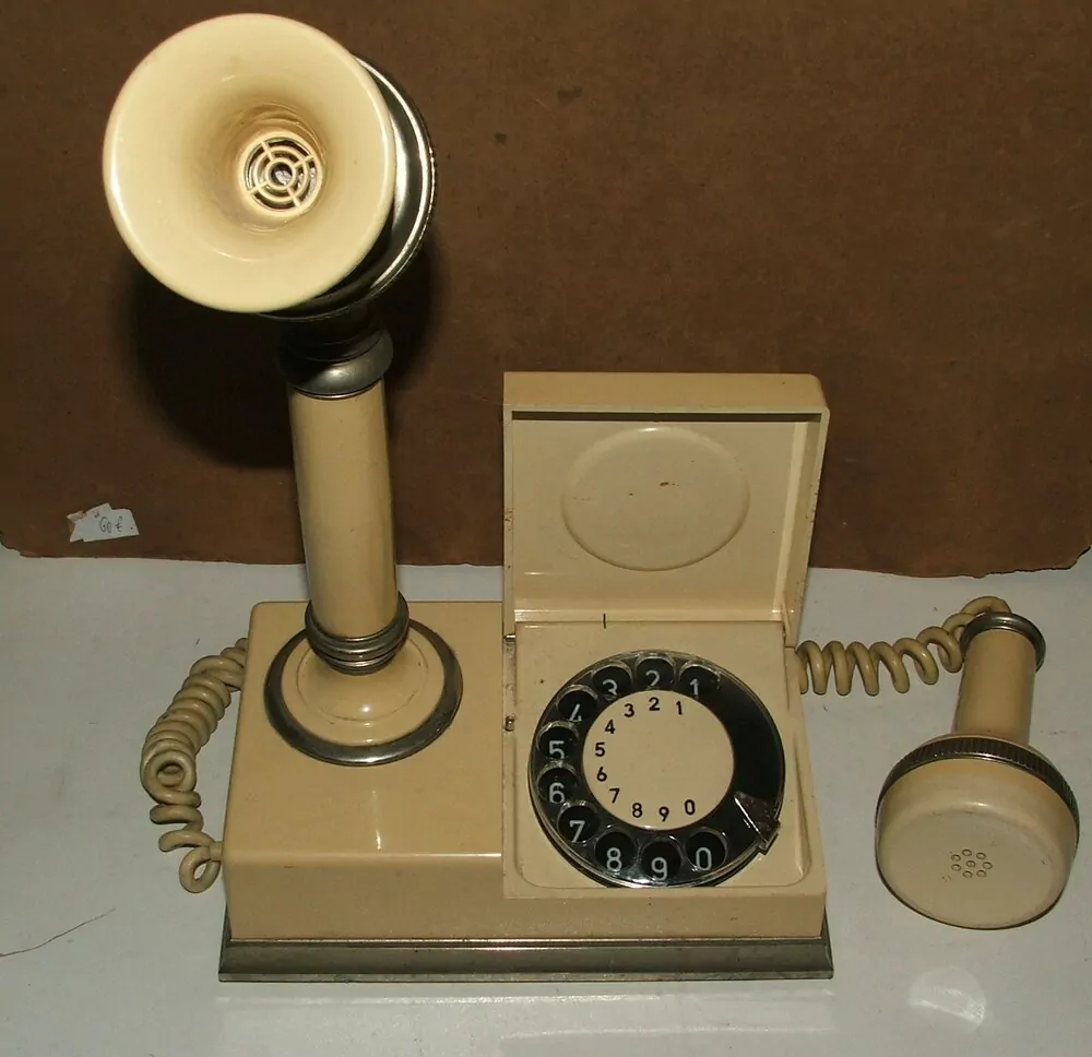 TELEFON PĚKNÁ DEKORACE