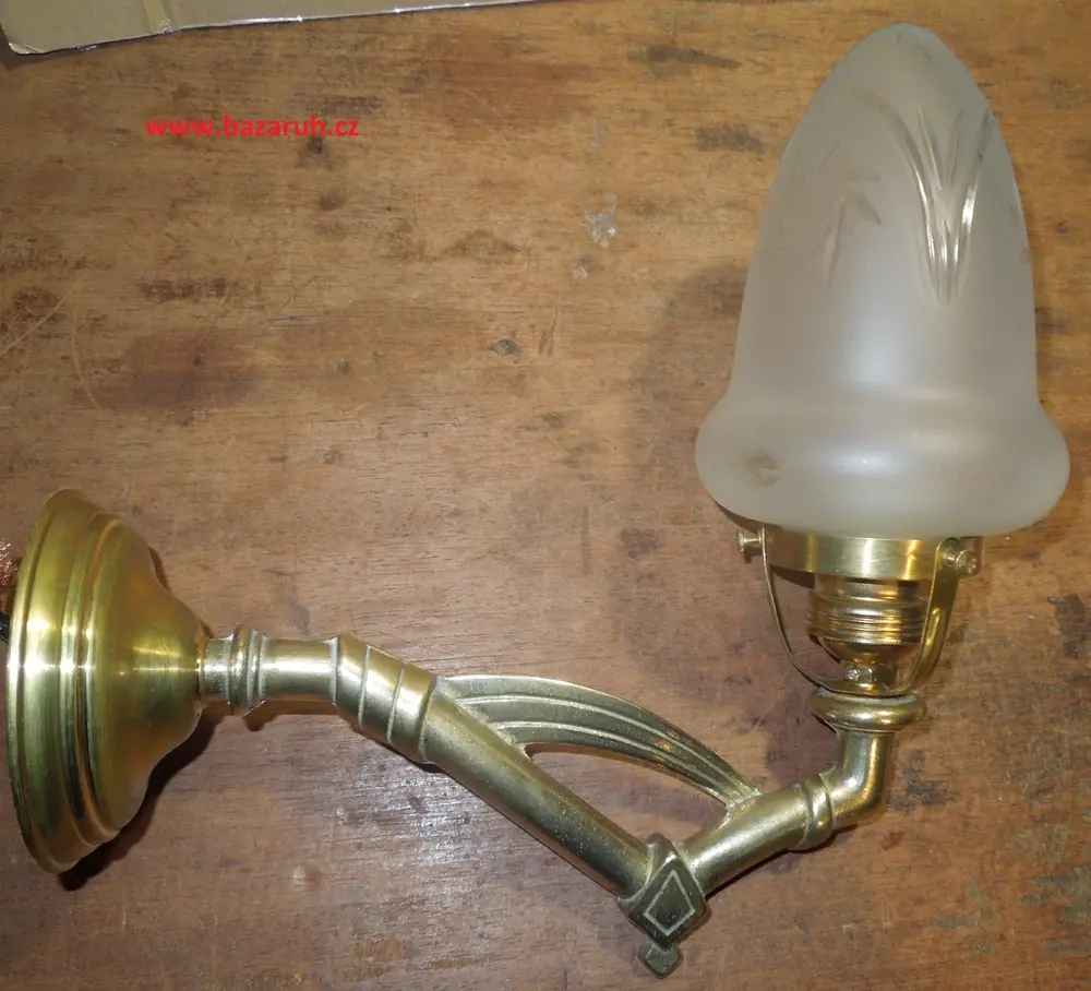 MOSAZNÁ LAMPIČKA NA STĚNU 1 KS LAMPA