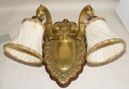 LAMPIČKA NA STĚNU NÁSTĚNNÁ LAMPA