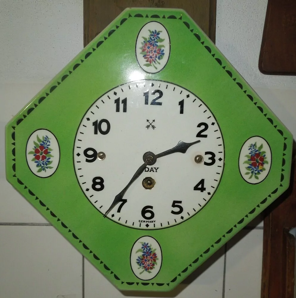 HODINY PORCELÁNOVÉ KUCHYŇSKÉ ZNAČENÉ