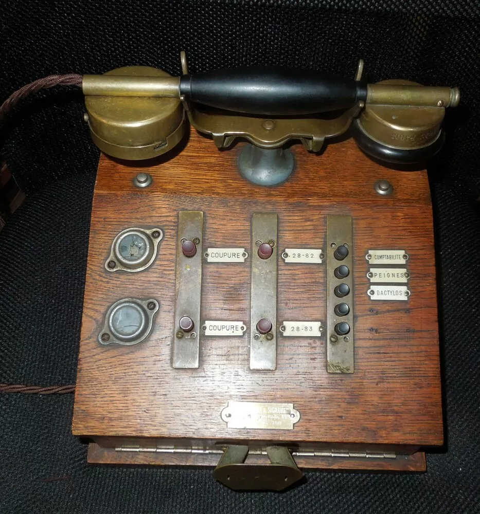 STAROŽITNÝ TELEFON PĚKNÁ DEKORACE