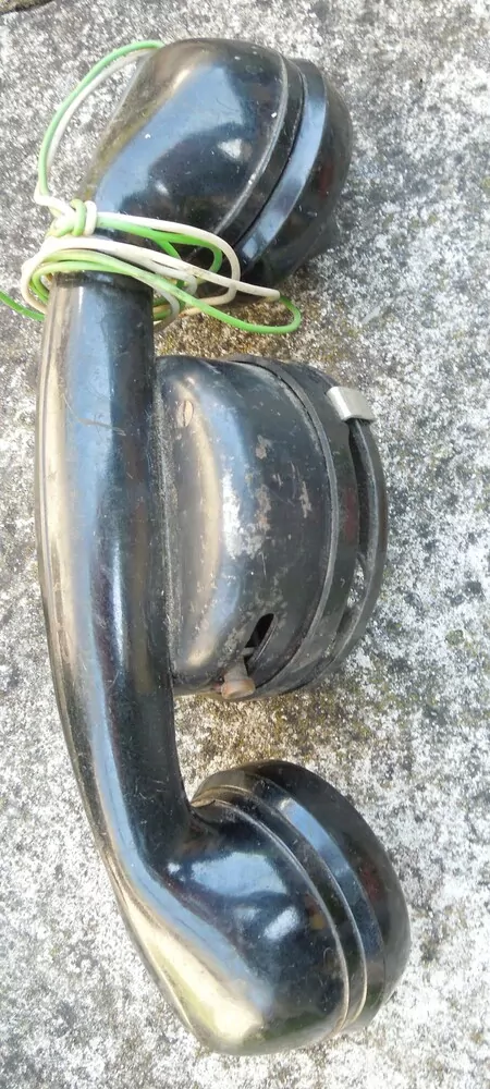 STAROŽITNÝ TELEFON SERVISNÍ