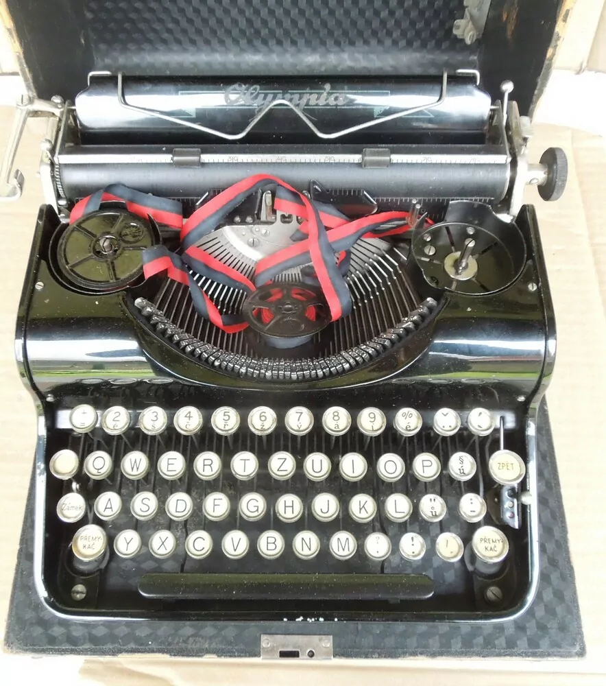 PSACÍ STROJ Olympia
