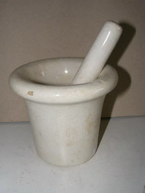 HMOŽDÍŘ PORCELÁNOVÝ RU BÍLÝ