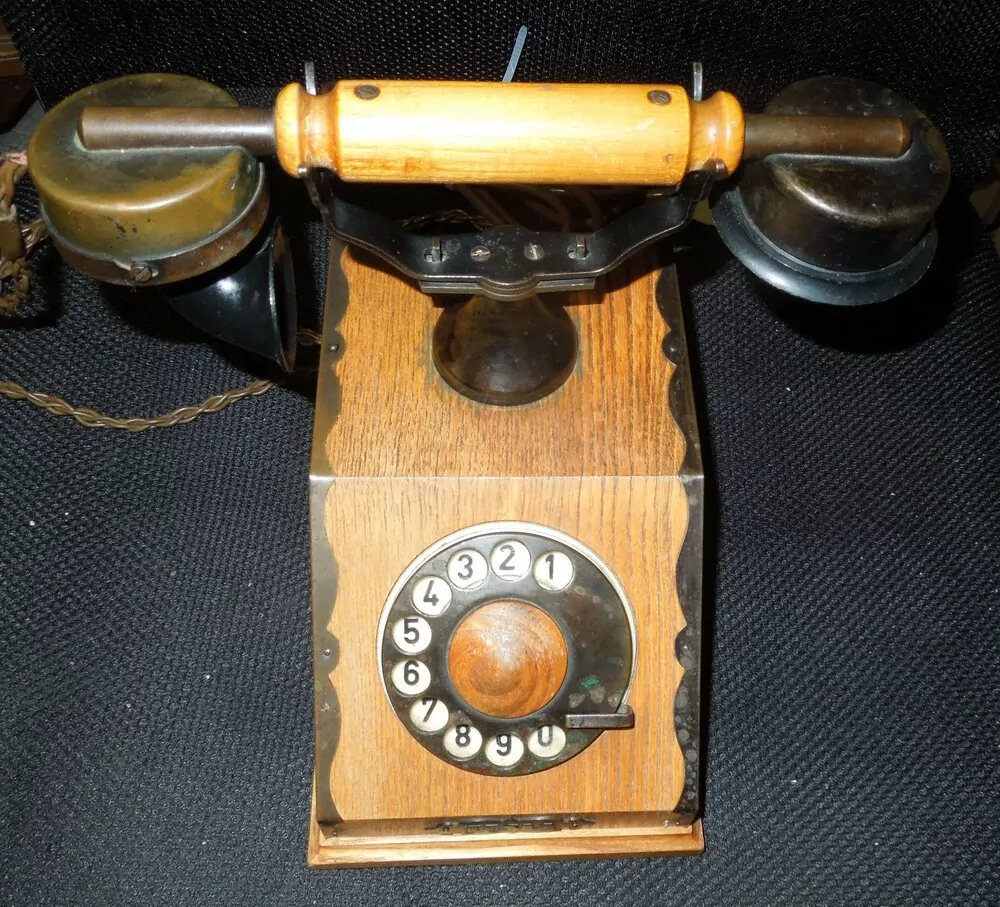 TELEFON TESLA NA DEKORACI