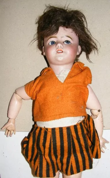 STAROŽITNÁ PANENKA S PORCELÁNOVOU HLAVOU cca 59 cm, zn. DEPOSE