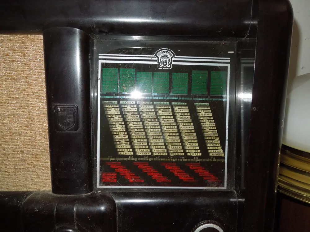 RÁDIO TUNGSRAM 151