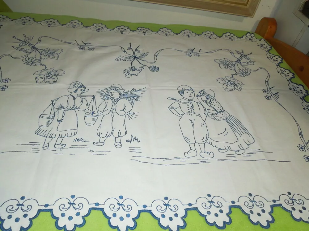 OZDOBNÉ PLÁTNO DO KUCHYŇKY (UBRUS)