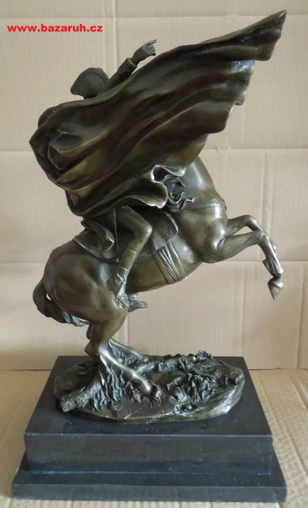 BRONZOVÁ SOCHA NAPOLEON NA KONI BRONZ 43,5 CM