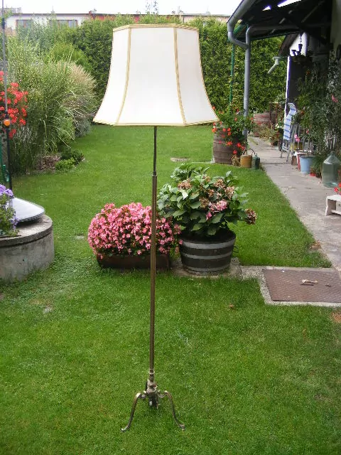 STOJACÍ LAMPA VELKÁ 182 CM
