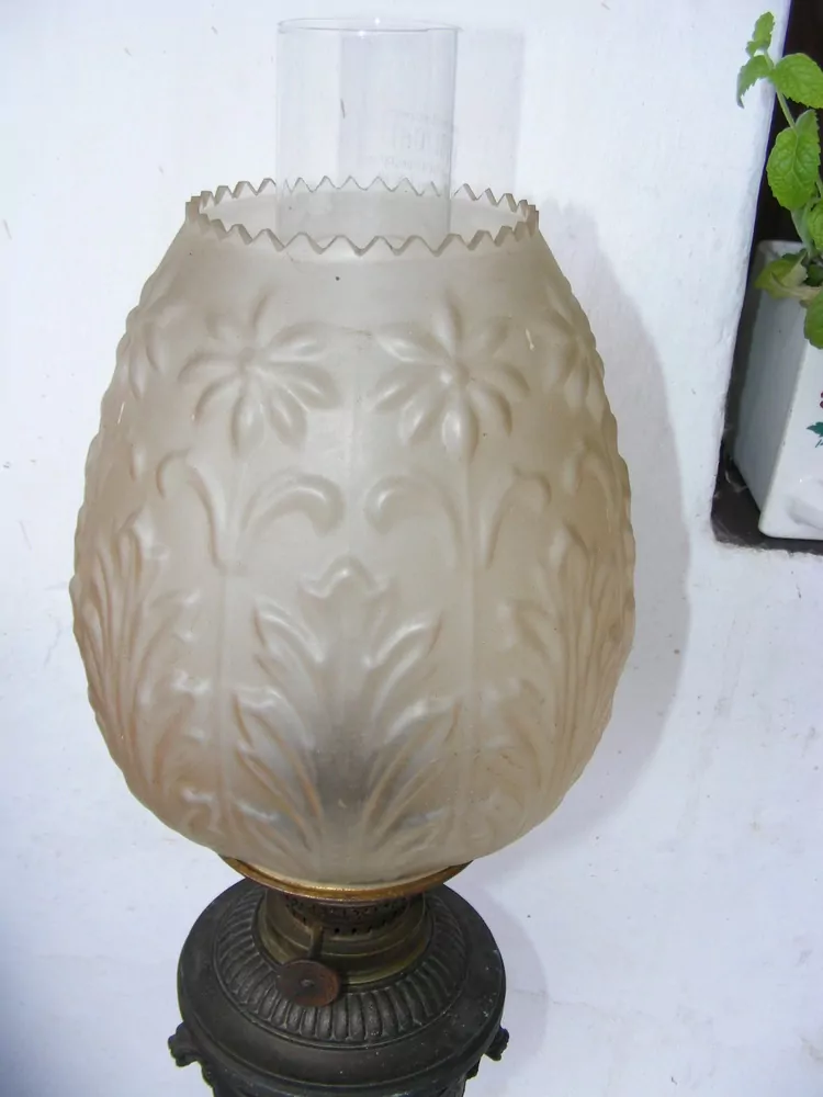 STAROŽITNÁ PETROLEJOVÁ LAMPA , PETROLEJKA