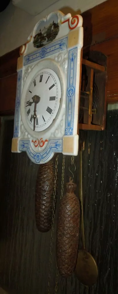 HODINY NÁSTĚNNÉ ZÁVAŽOVÉ  PORCELÁNOVÉ