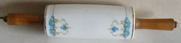 PORCELÁNOVÝ VÁLEČEK POMNĚNKY