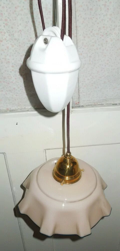 STAHOVACÍ LUSTR STÍNÍTKO STAHOVAČKA