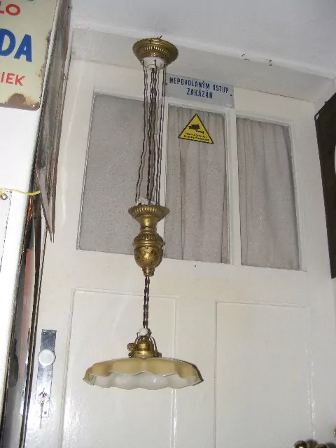 STAHOVACÍ LUSTR STÍNÍTKO STAHOVAČKA 