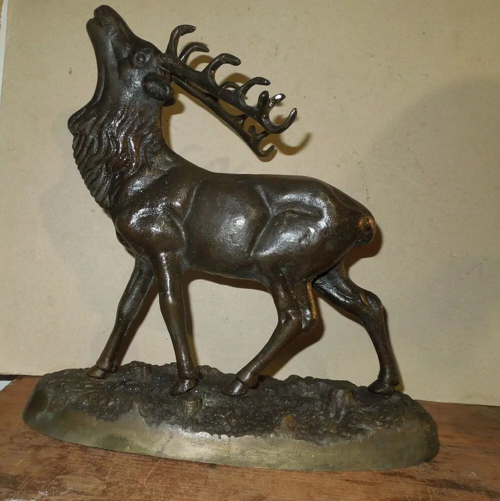 SOCHA BRONZ JELEN