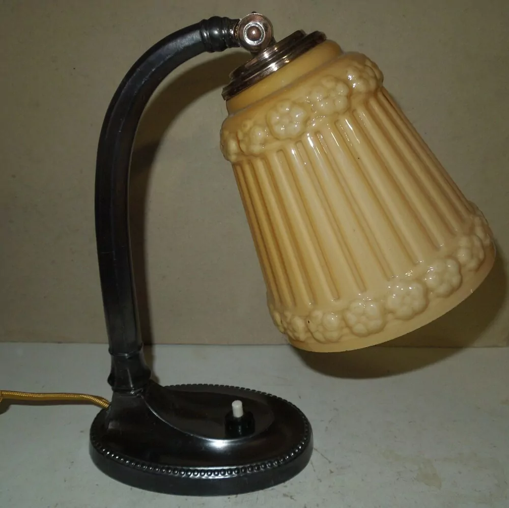 STAROŽITNÁ STOLNÍ LAMPA ELEKTRICKÁ, LAMPIČKA