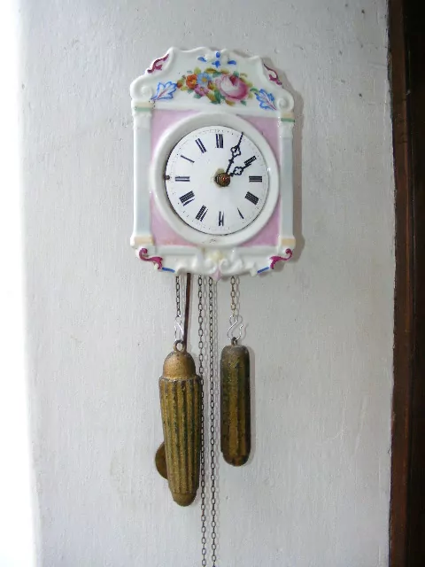 HODINY PORCELÁNKY , PORCELÁNOVÉ NA ZEĎ STAROŽITNÉ 