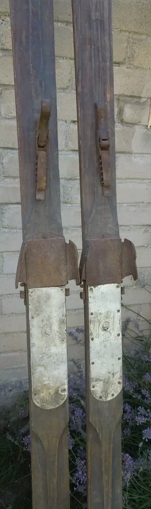 Starožitné dřevěné lyže 200cm