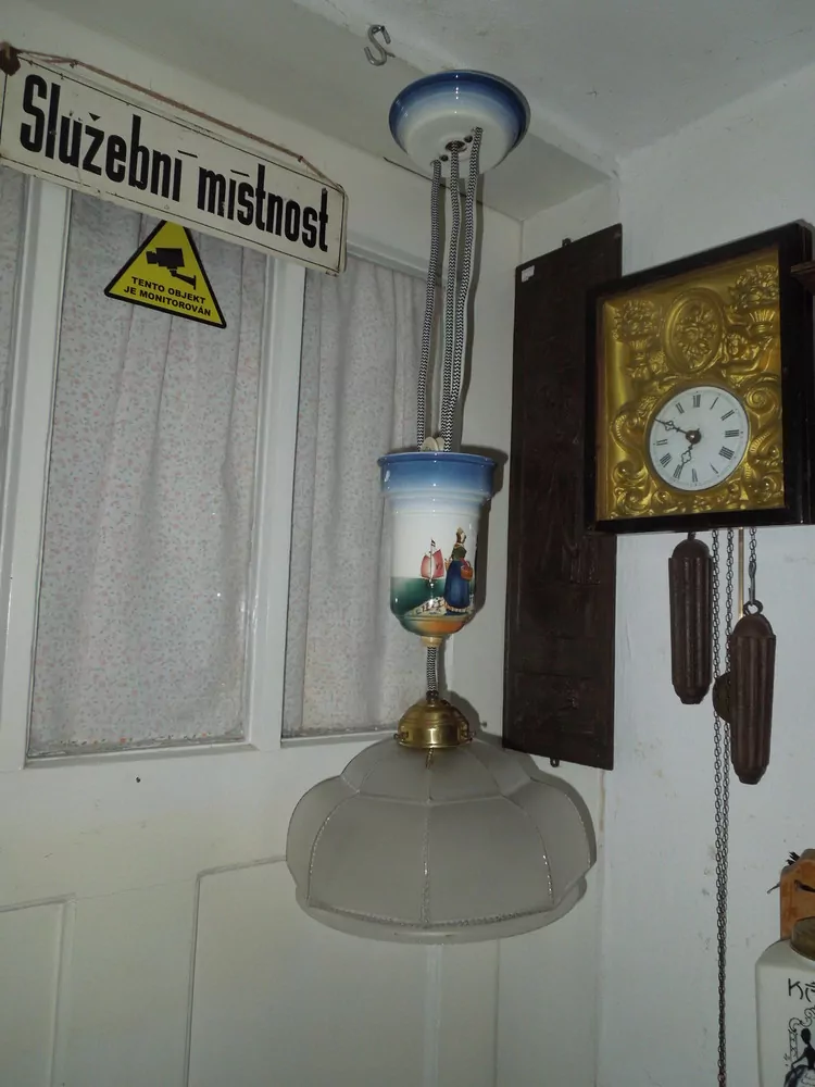 STAROŽITNÝ STAHOVACÍ LUSTR STÍNÍTKO STAHOVAČKA