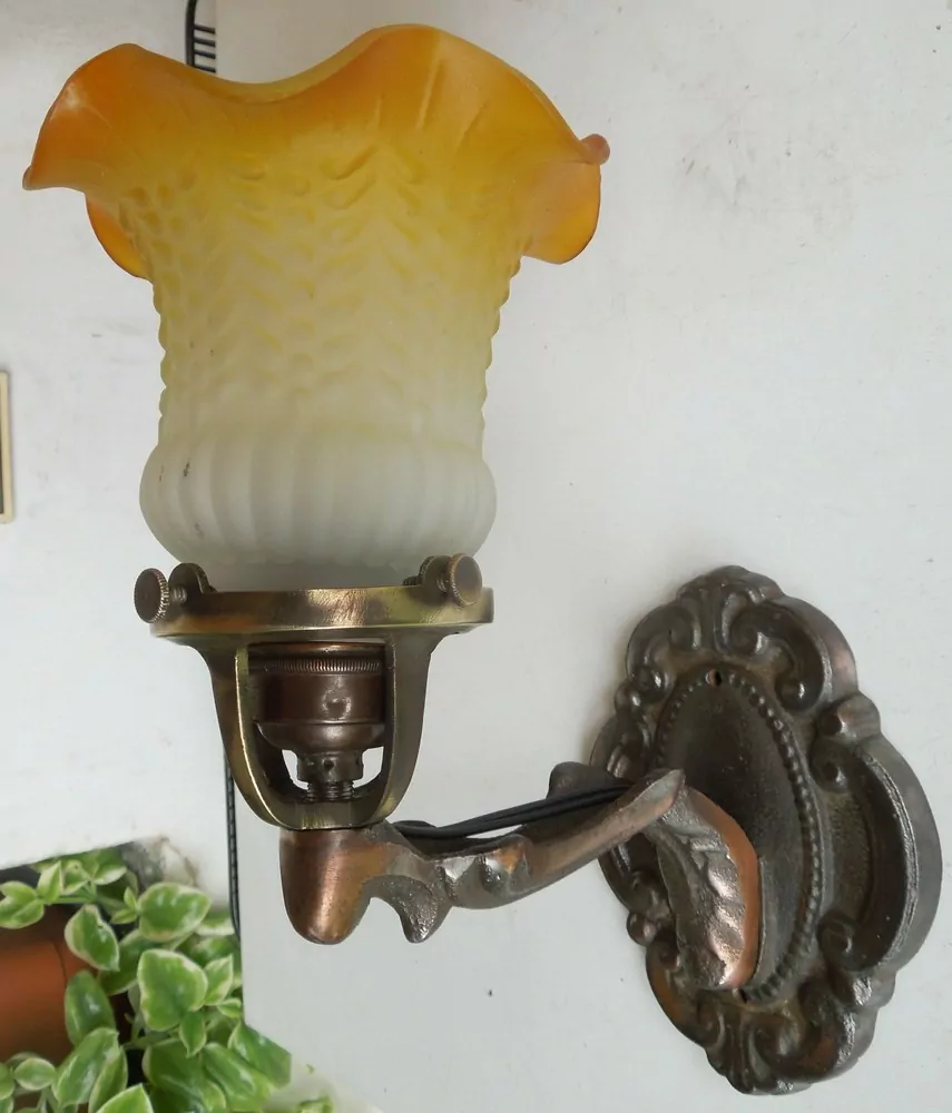 STAROŽITNÁ NÁSTĚNNÁ LAMPA 1 KS