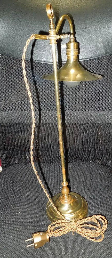 STAROŽITNÁ STOLNÍ MOSAZNÁ LAMPA ELEKTRICKÁ POLOHOVATELNÁ