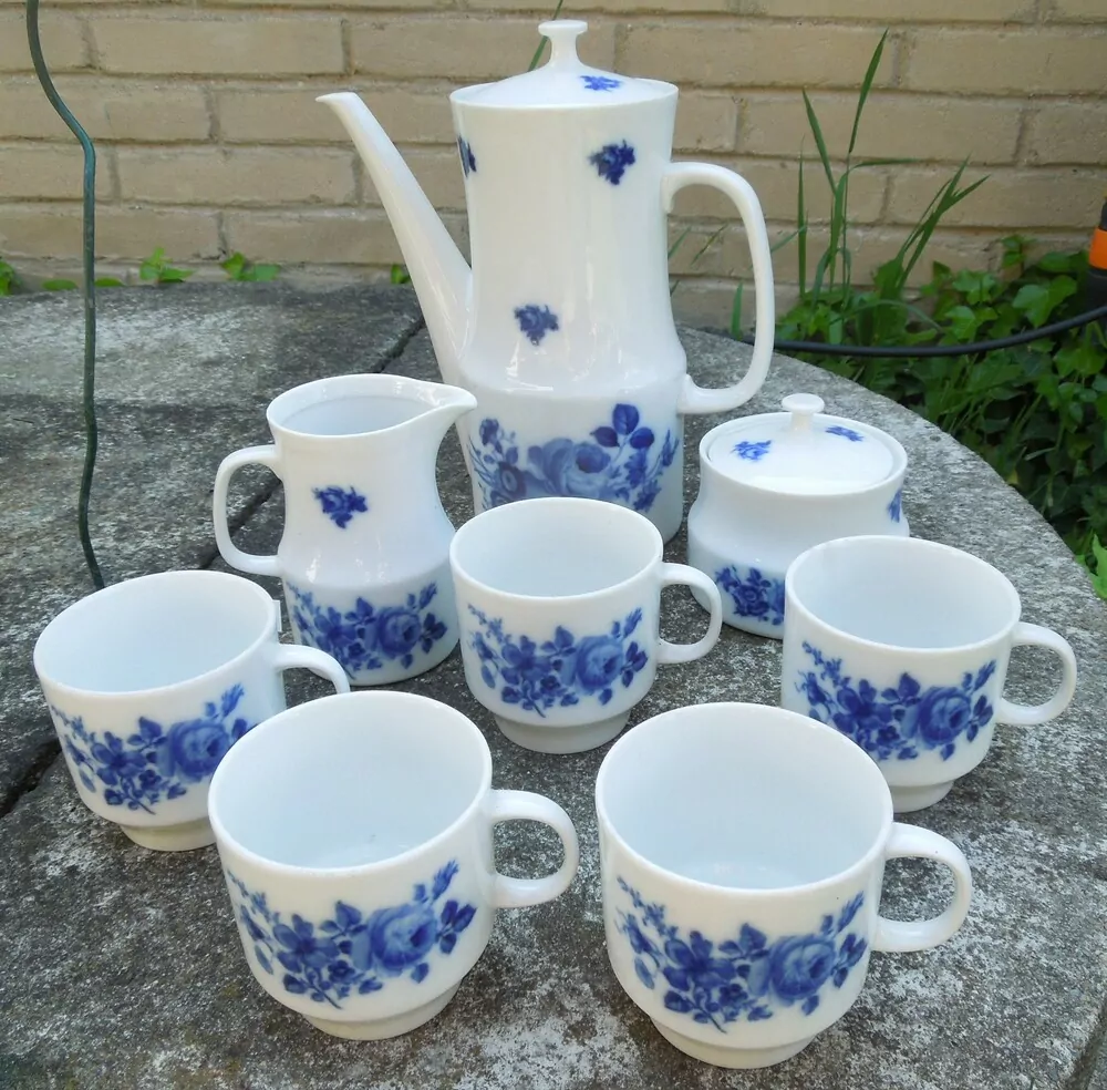 PORCELÁNOVÁ ČAJOVÁ SOUPRAVA