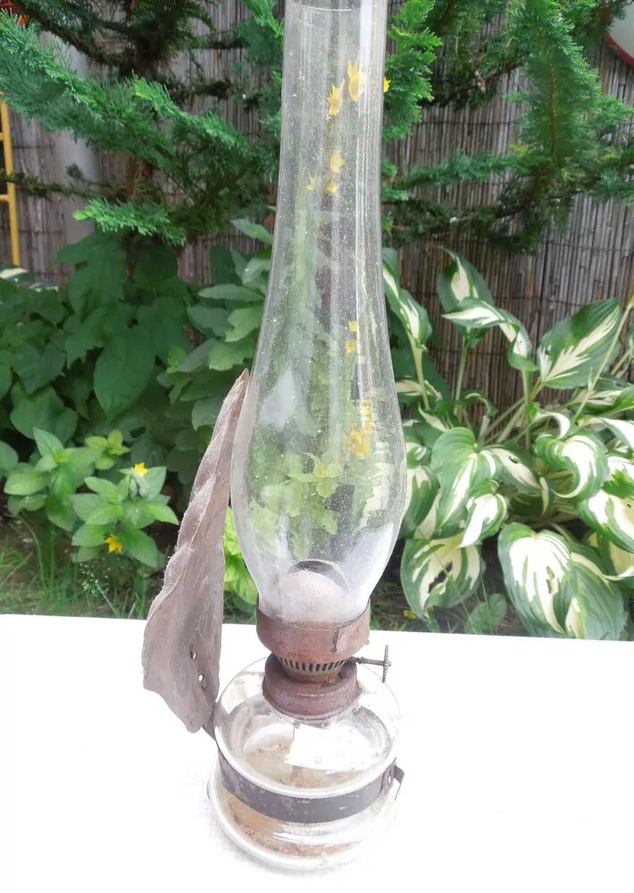 STAROŽITNÁ PETROLEJOVÁ LAMPA