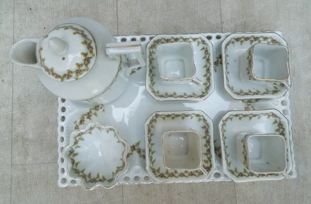 STARÁ PORCELÁNOVÁ SOUPRAVA