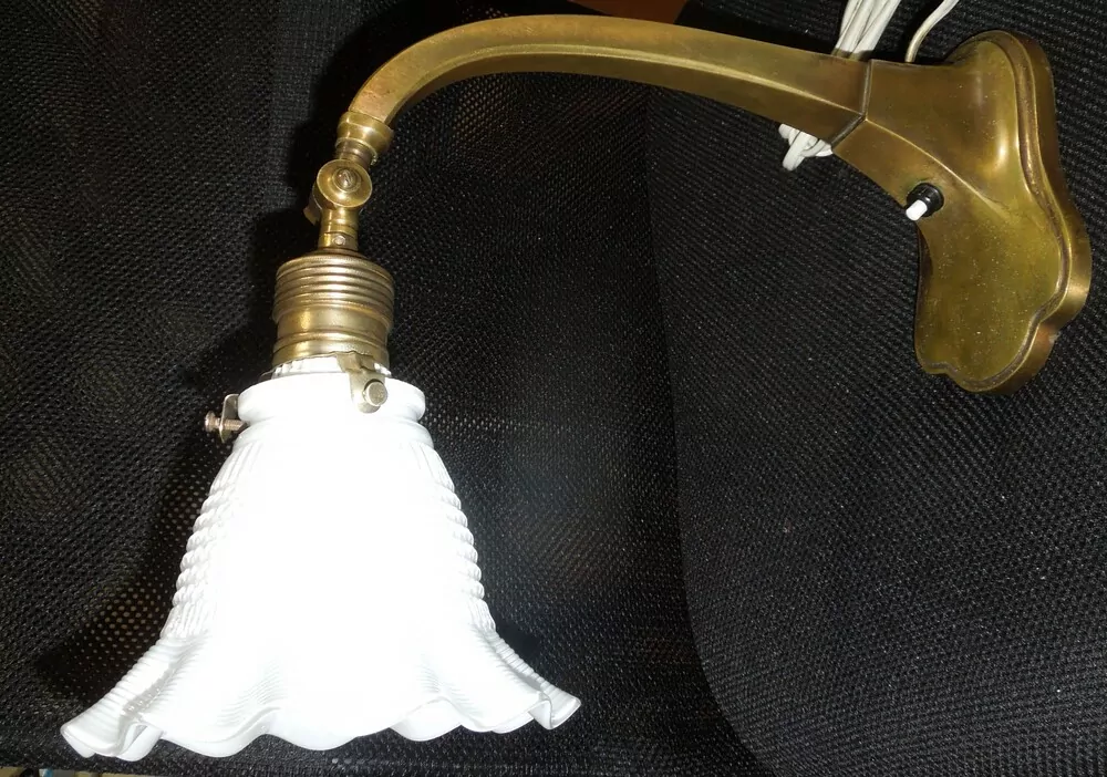 MOSAZNÁ LAMPA STOLNÍ NEBO NÁSTĚNNÁ