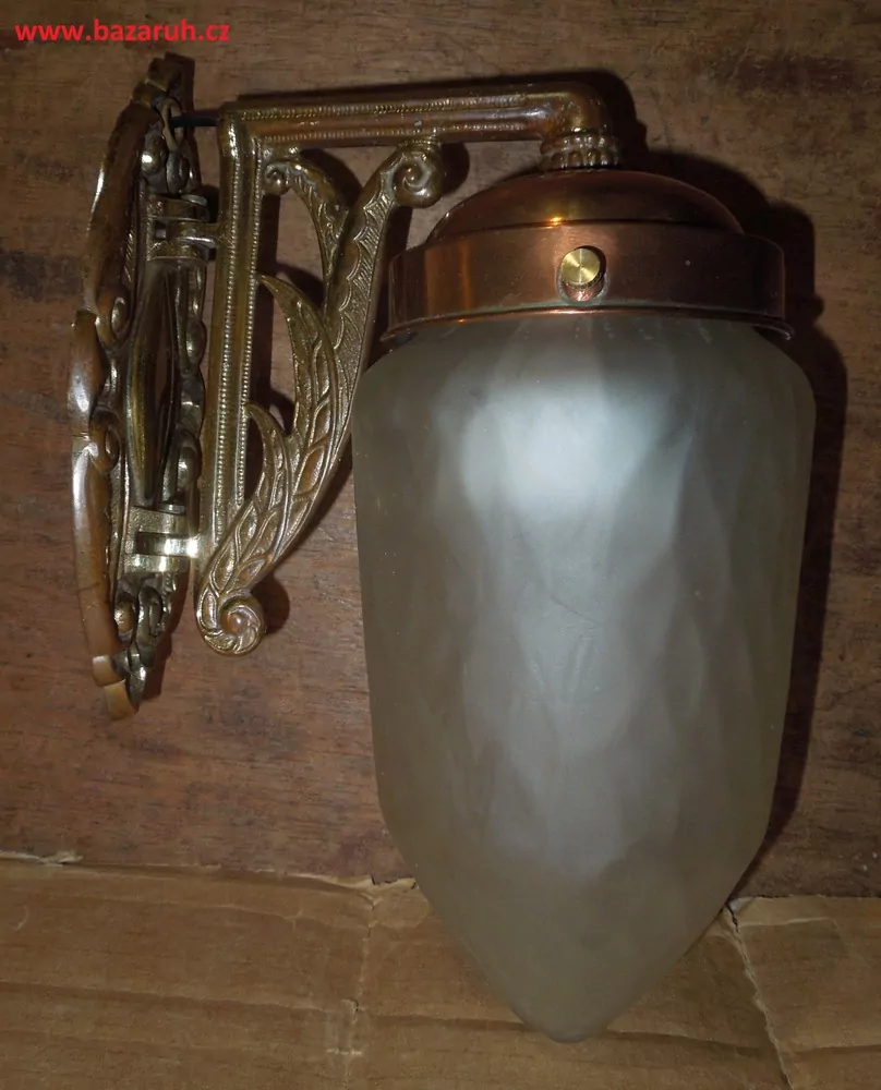 LAMPIČKA NA STĚNU  1KS NÁSTĚNNÁ LAMPA