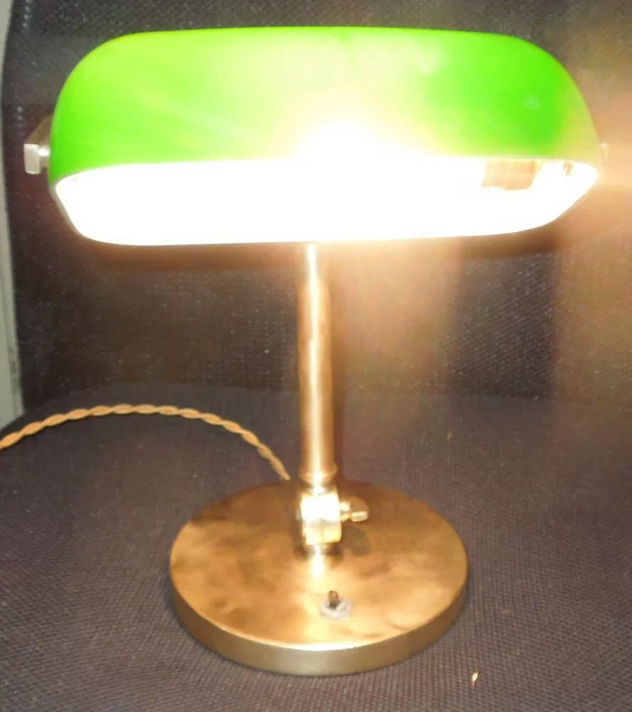 STAROŽITNÁ STOLNÍ LAMPA  BANKOVNÍ ELEKTRICKÁ BANKÉŘKA