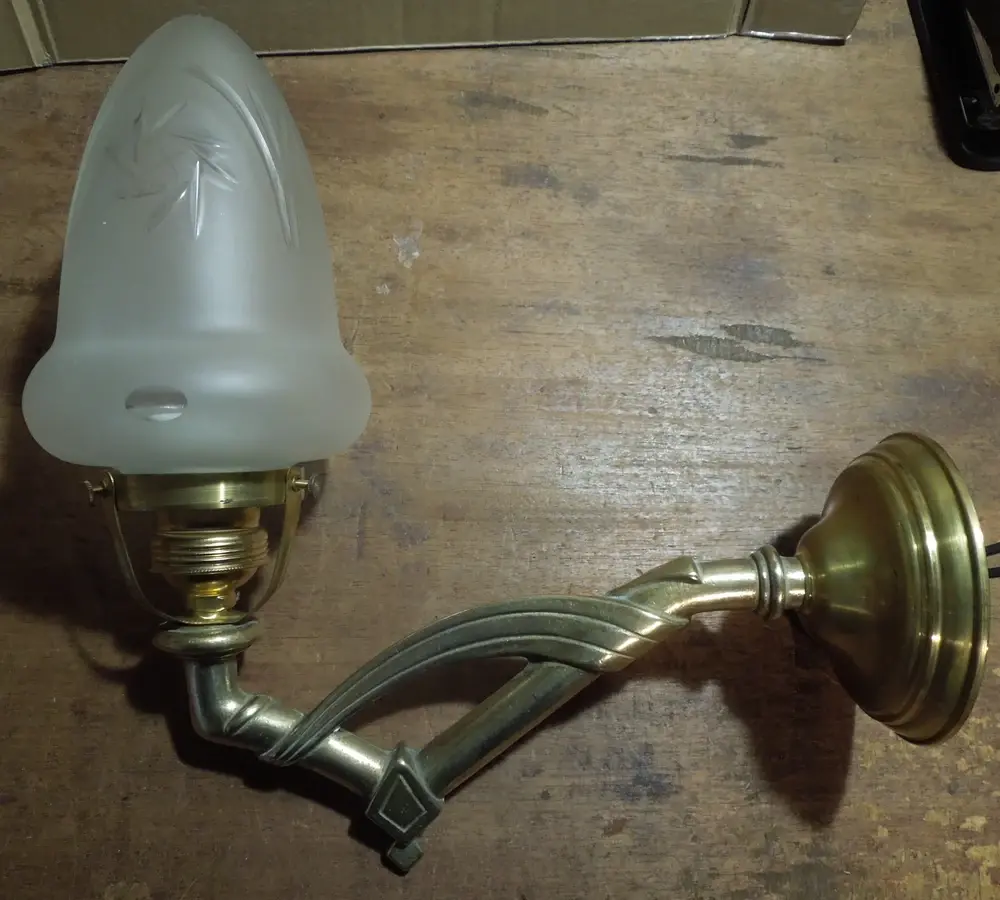 MOSAZNÁ LAMPIČKA NA STĚNU 1 KS LAMPA