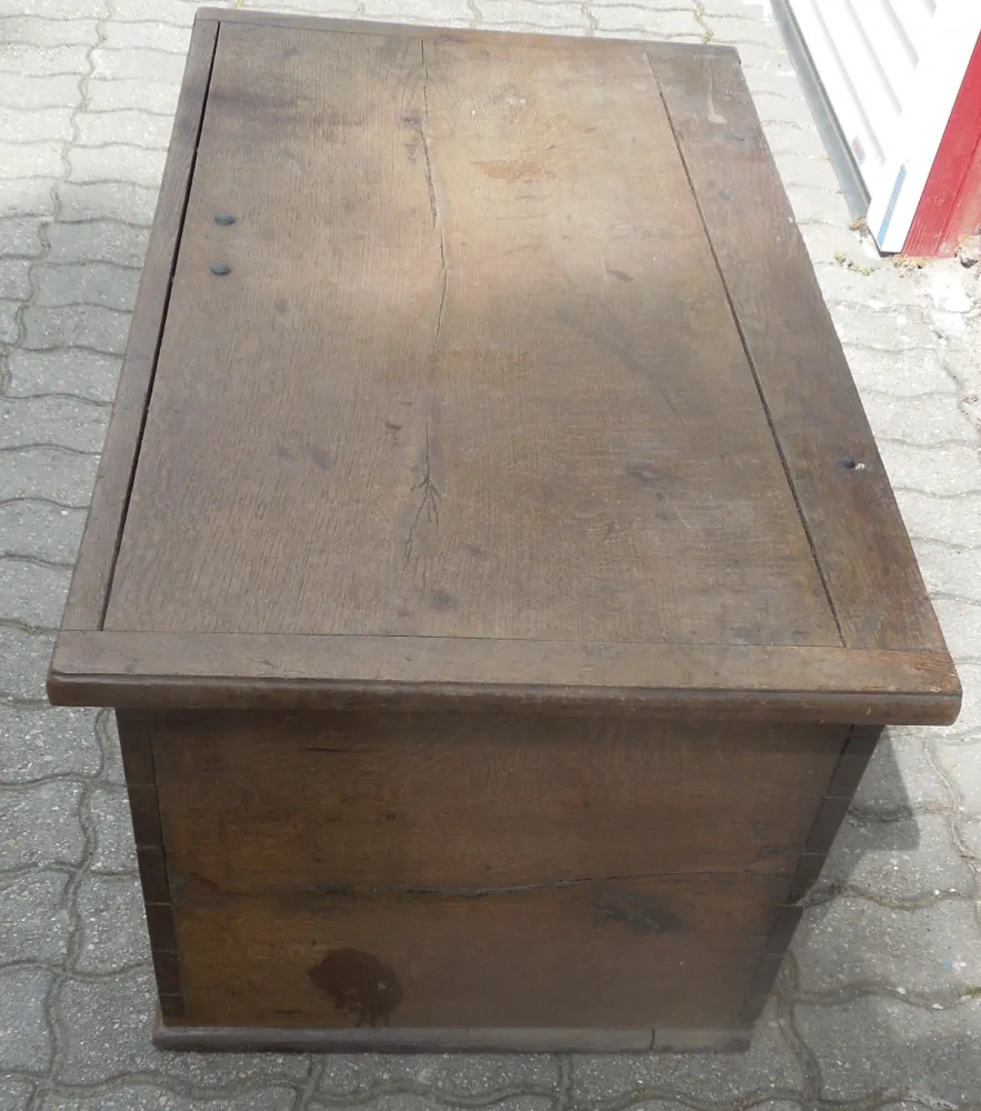 STAROŽITNÁ TRUHLA