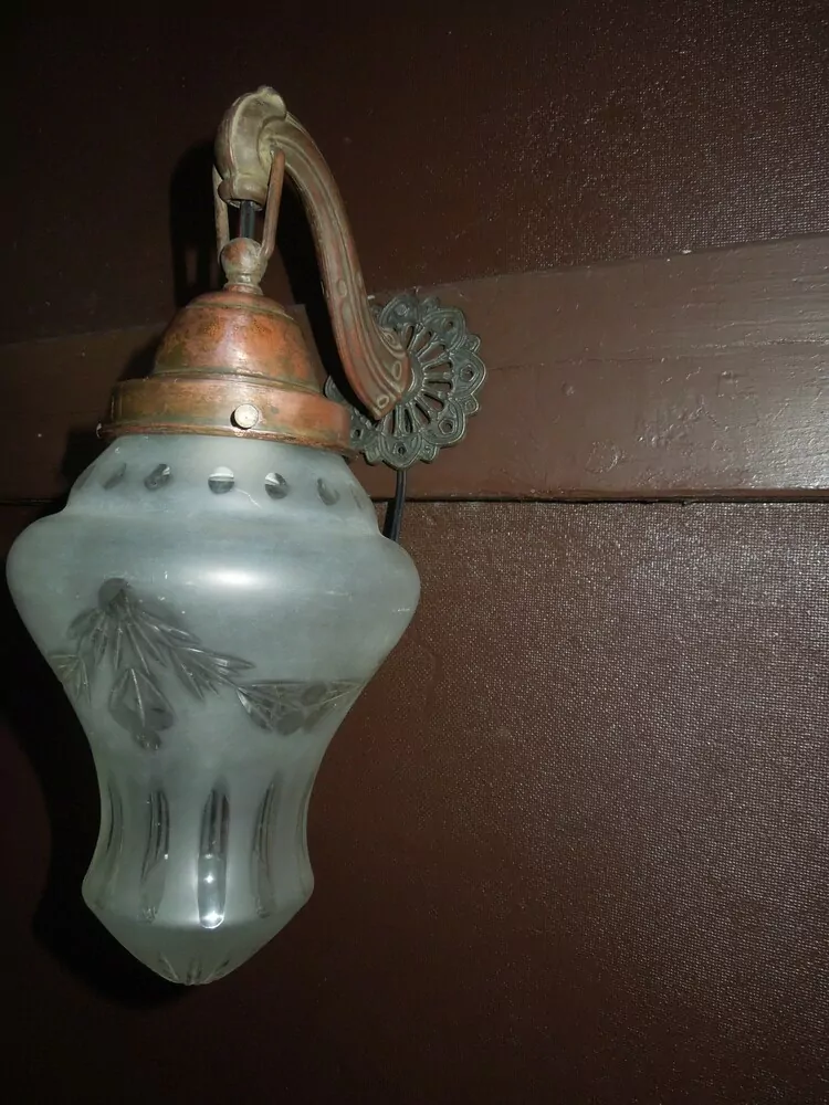  LAMPIČKA NA STĚNU 1 KS NÁSTĚNNÁ LAMPA ELEKTRICKÁ