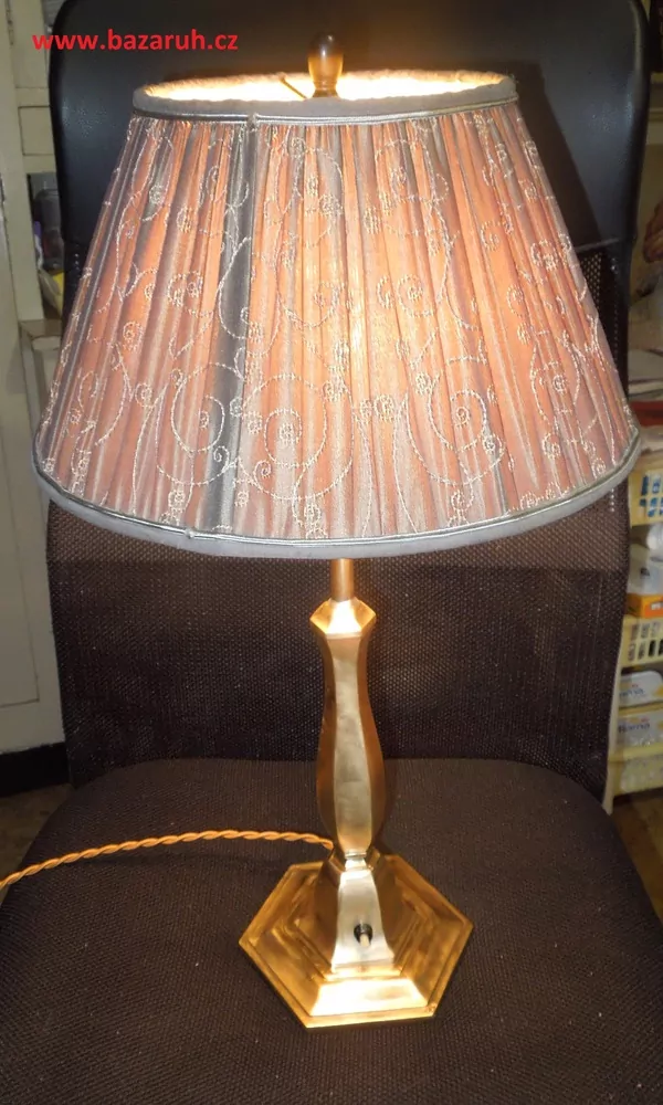 STAROŽITNÁ LAMPA STOLNÍ