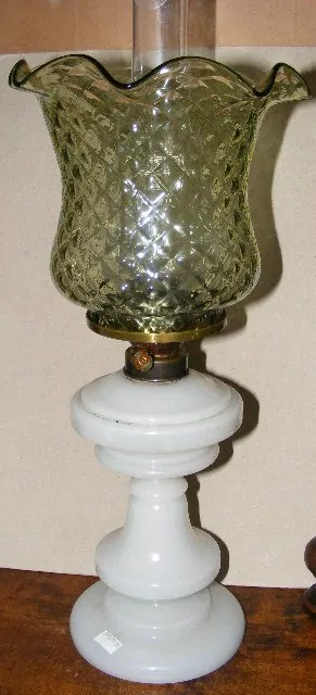STAROŽITNÁ  PETROLEJOVÁ LAMPA , PETROLEJKA 
