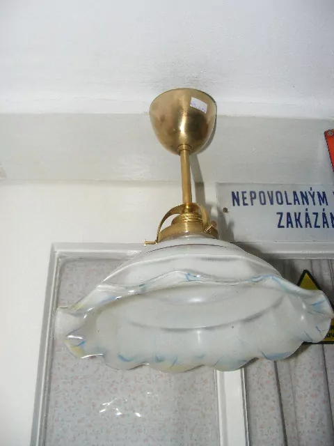 KRÁTKÝ LUSTR