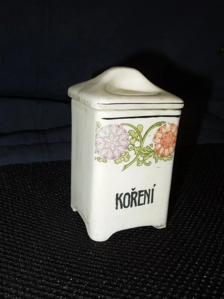 STAROŽITNOST KOŘENKY DOZA