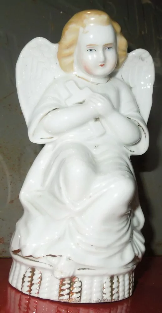 SOCHA SVATÁ PORCELÁN ANDĚL 16,5 CM