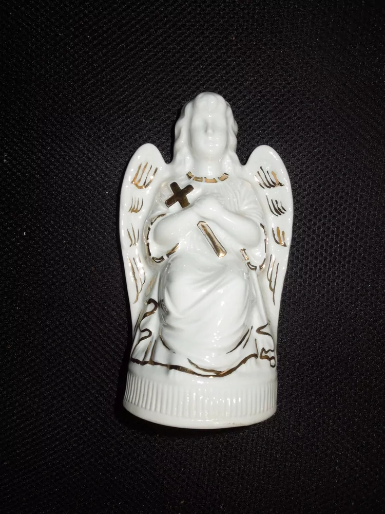 SOCHA SVATÁ PORCELÁN ANDĚL 17,5 CM