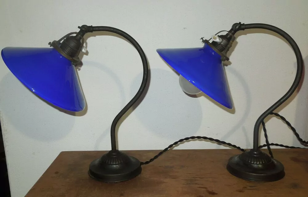 STAROŽITNÁ LAMPIČKA  2 KS  LAMPA STOLNÍ