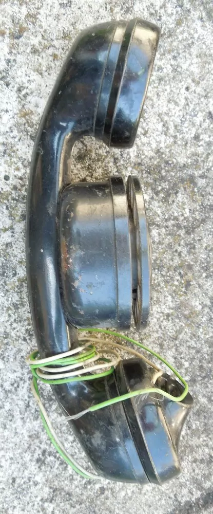 STAROŽITNÝ TELEFON SERVISNÍ