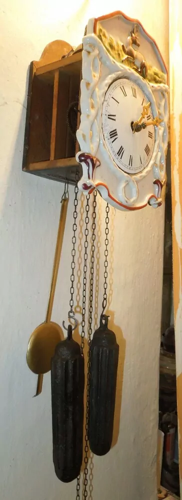 HODINY PORCELÁNKY , PORCELÁNOVÉ NA ZEĎ STAROŽITNÉ