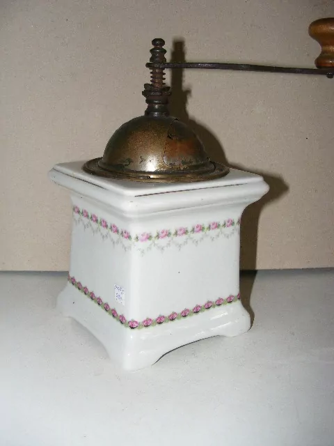 STAROŽITNÝ MLÝNEK KÁVOMLÝNEK KAFEMLÝNEK PORCELÁNOVÝ LEINBROCK RŮŽIČKY RŮŽE