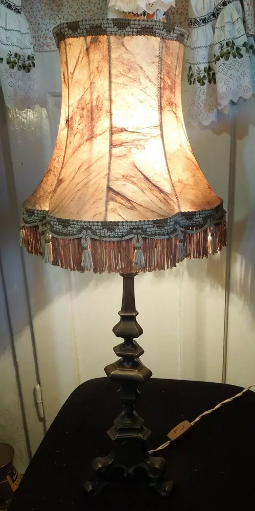 STOLNÍ LAMPA  MOSAZNÁ