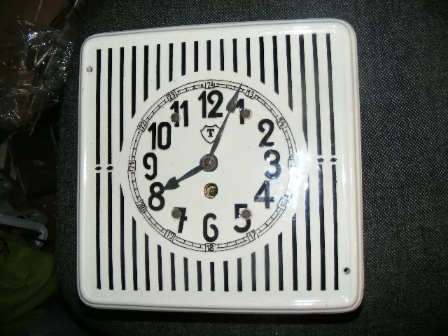 HODINY NÁSTĚNNÉ PÉROVÉ PORCELÁNOVÉ