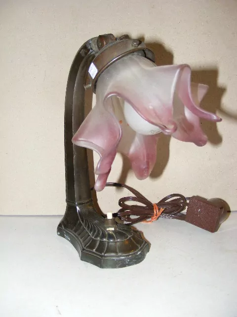 STAROŽITNÁ STOLNÍ LAMPA ELEKTRICKÁ NEBO NÁSTĚNNÁ