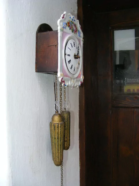 HODINY PORCELÁNKY , PORCELÁNOVÉ NA ZEĎ STAROŽITNÉ 