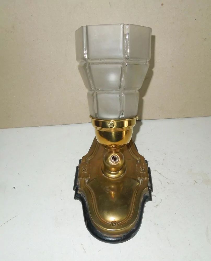  LAMPA NÁSTĚNNÁ LAMPIČKA 